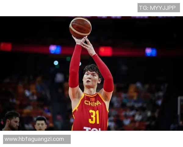 王哲林率队奋勇拼搏展现中国男篮内线核心强大战斗力