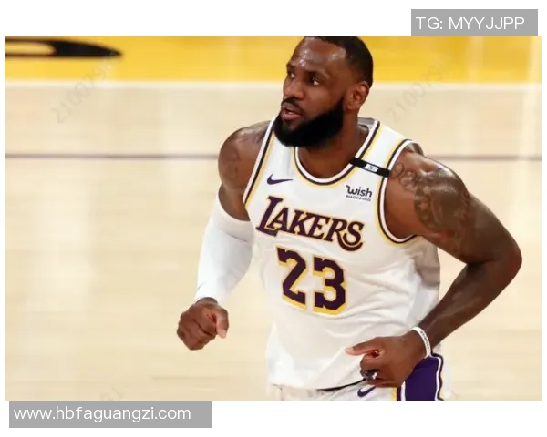 詹姆斯哈登重返巅峰引领球队新篇章再度诠释传奇控卫风采